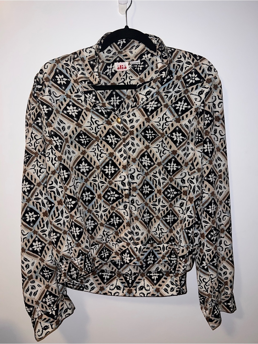 Vintage Alia Woman’s Patterned Button-Up Shirt Jacket in Black & Cream